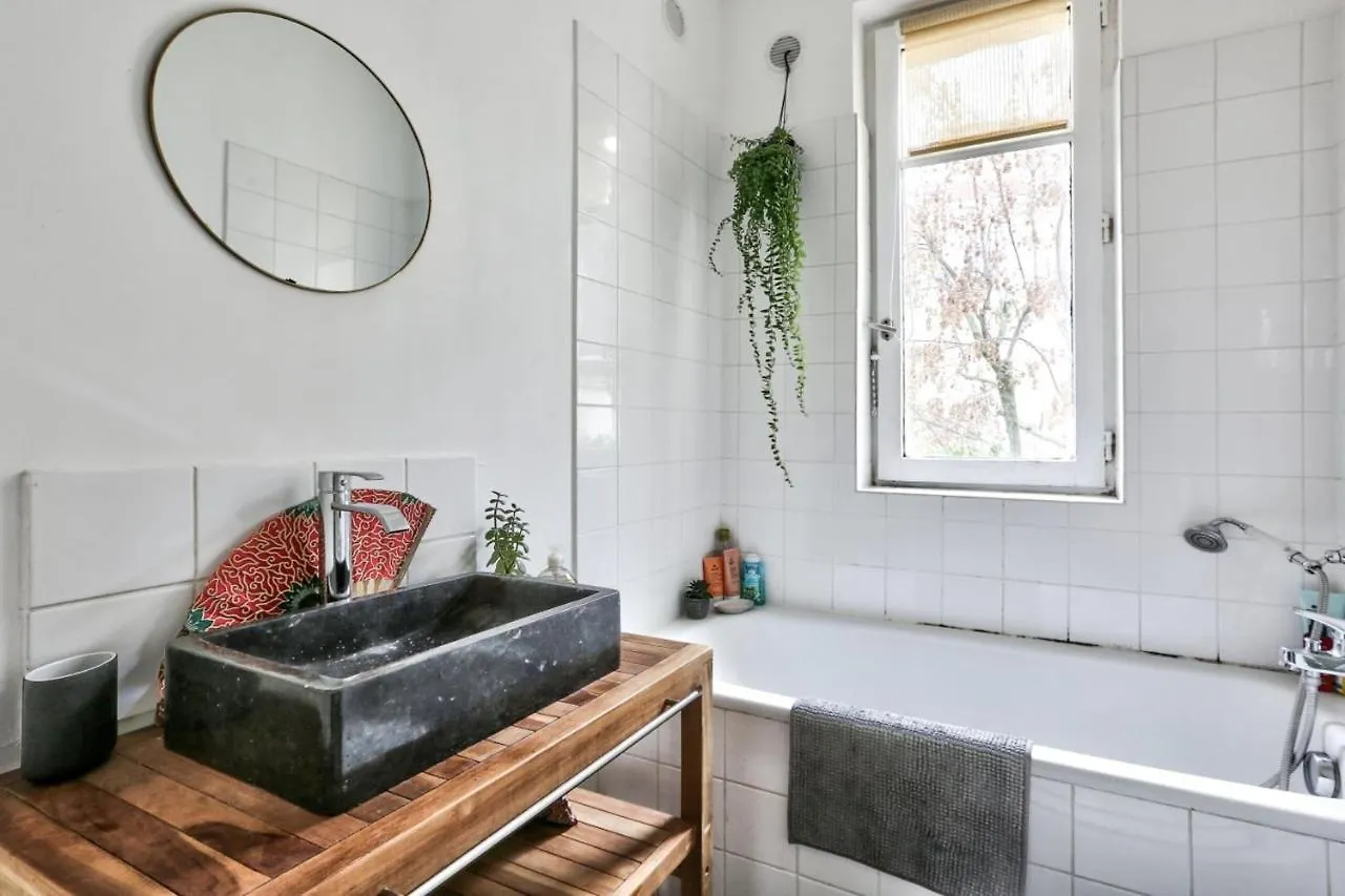 Cozy Apartment For 2 People - Paris 20 France